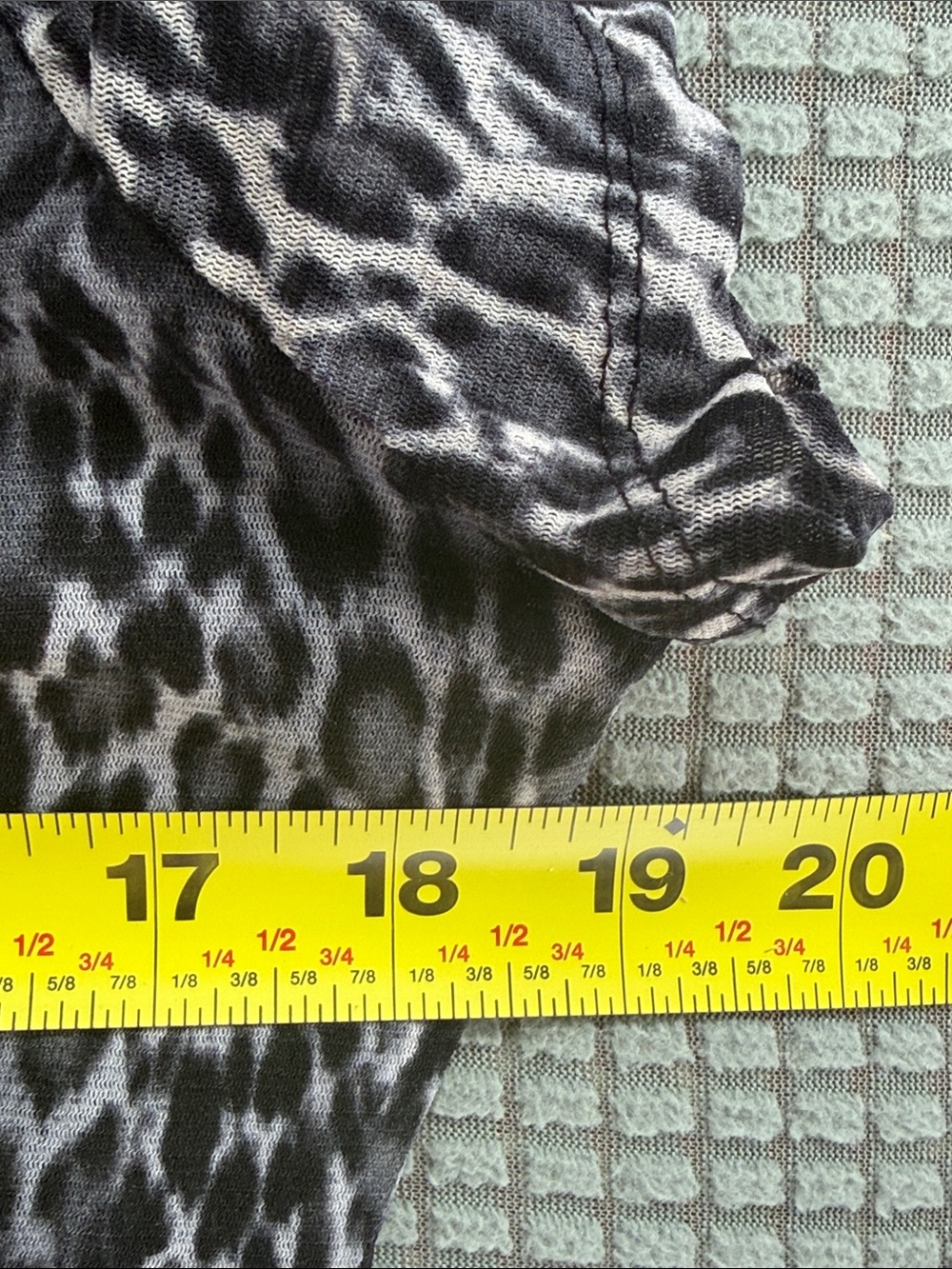 Leopard Print Ruffle V-Neck Top - Picture 4 of 5